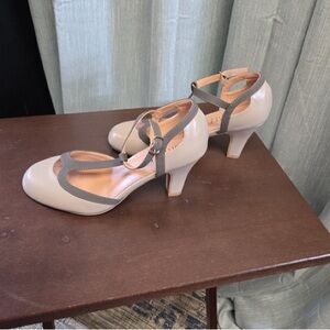 Elegant Gray and Cream Women's Heels